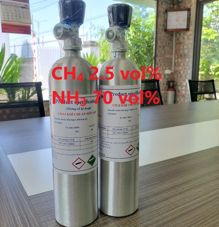 Chai khí CH4 2.5 vol % NH3 70 vol% Chai khí CH4 2.5 vol % NH3 70 vol%