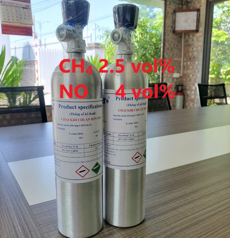 Chai khí CH4 2.5 vol % NO 4 vol% Chai khí CH4 2.5 vol % NO 4 vol%