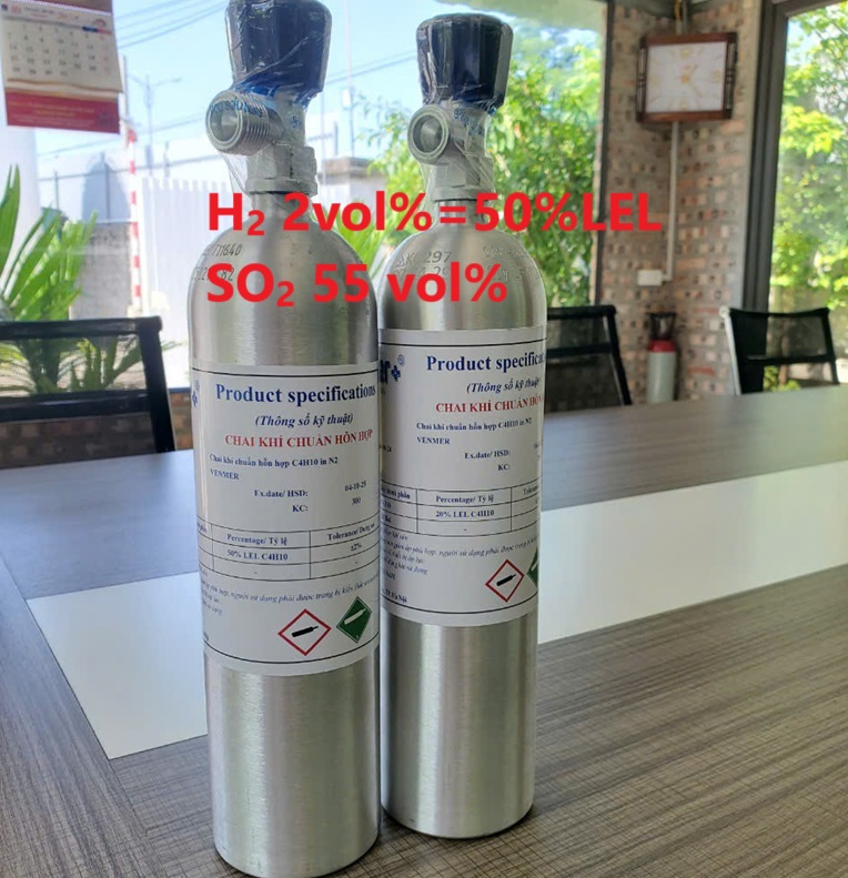 Chai khí trộn hiệu chuẩn CH4 2.5 vol % CO Bình khí H2 Hydro 2 vol % SO2 55 vol %